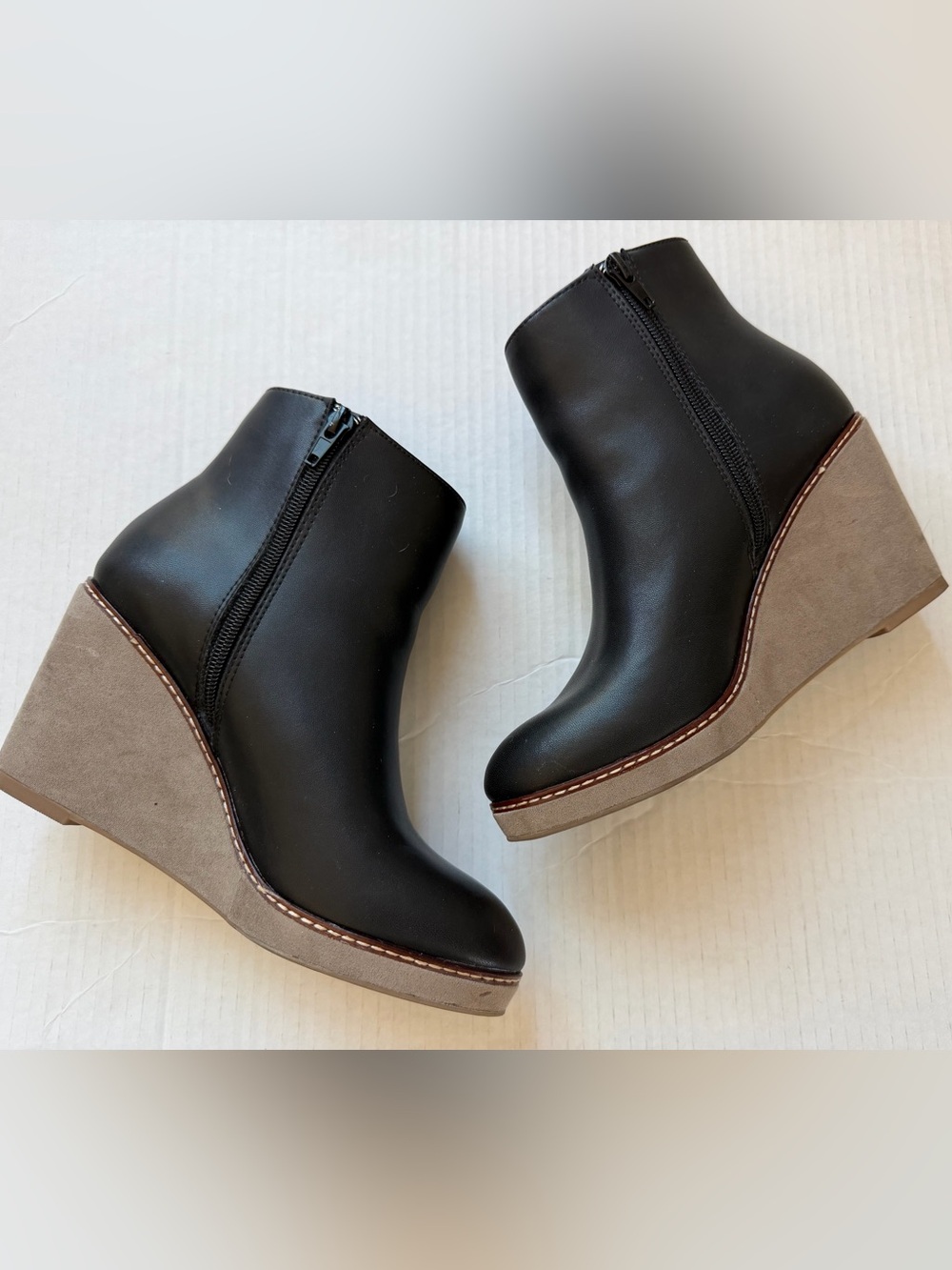Kensie Hatley -Black Leather Wedge Ankle Booties with Taupe Suede-Size 6.5